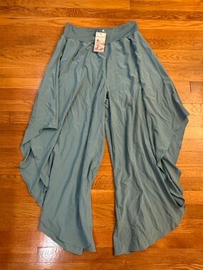 Halara High Rise Long/Short Flowy Pants in Stone Blue (Aqua) - Size XL Reg. NWT